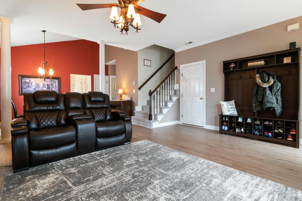 Entryway storage