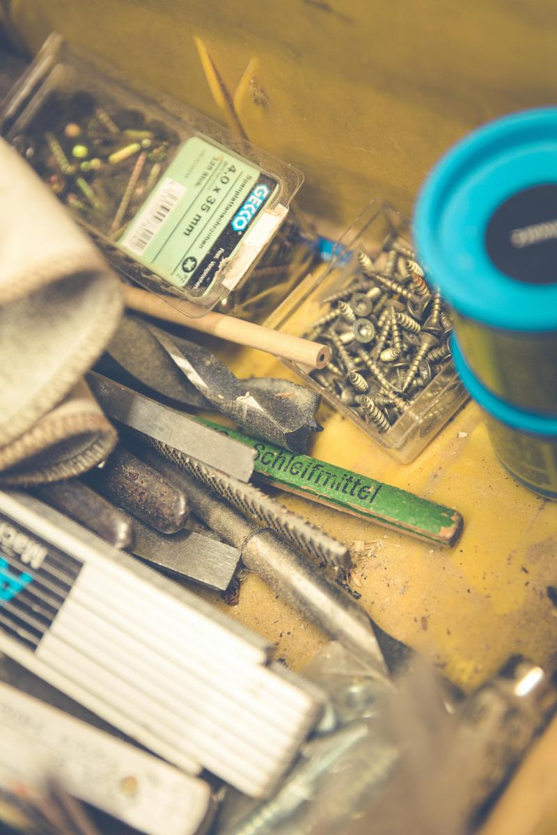 garage workspace